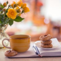 pretty-cup-of-tea-book-cookies-and-flower-wallpapers